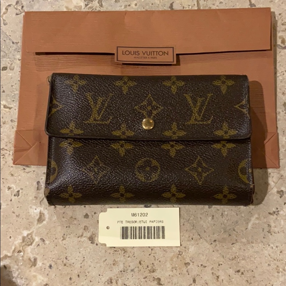 Louis Vuitton PTE Tresor Wallet